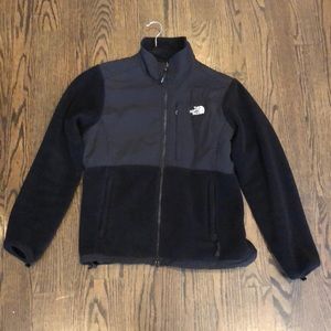 The North Face Women’s fleece sweatshirt Denali